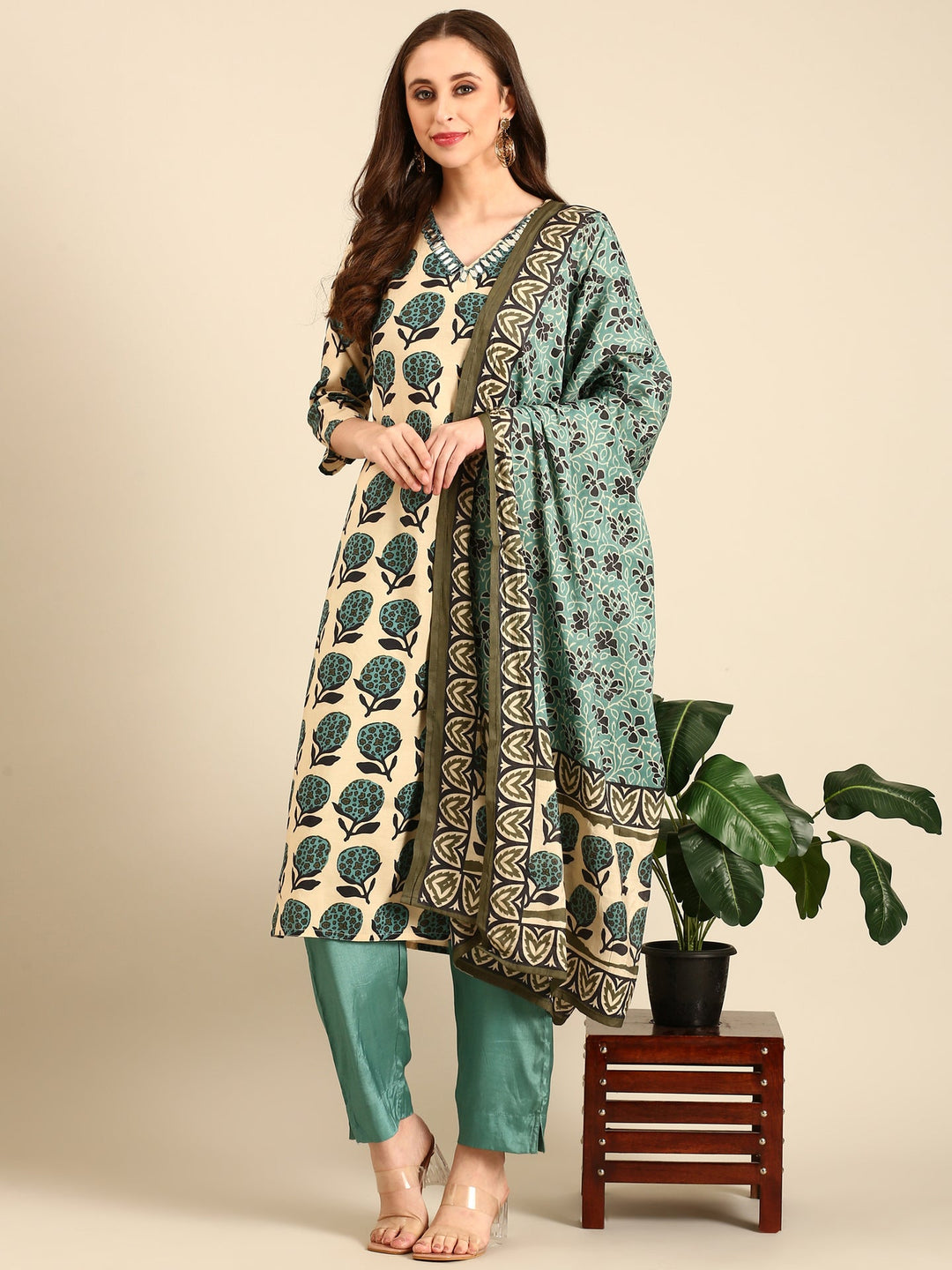 Neerus Beige modal block printed suit set - detail view 2