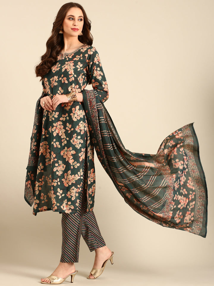 Neerus Green modal printed suit set - detail view 2