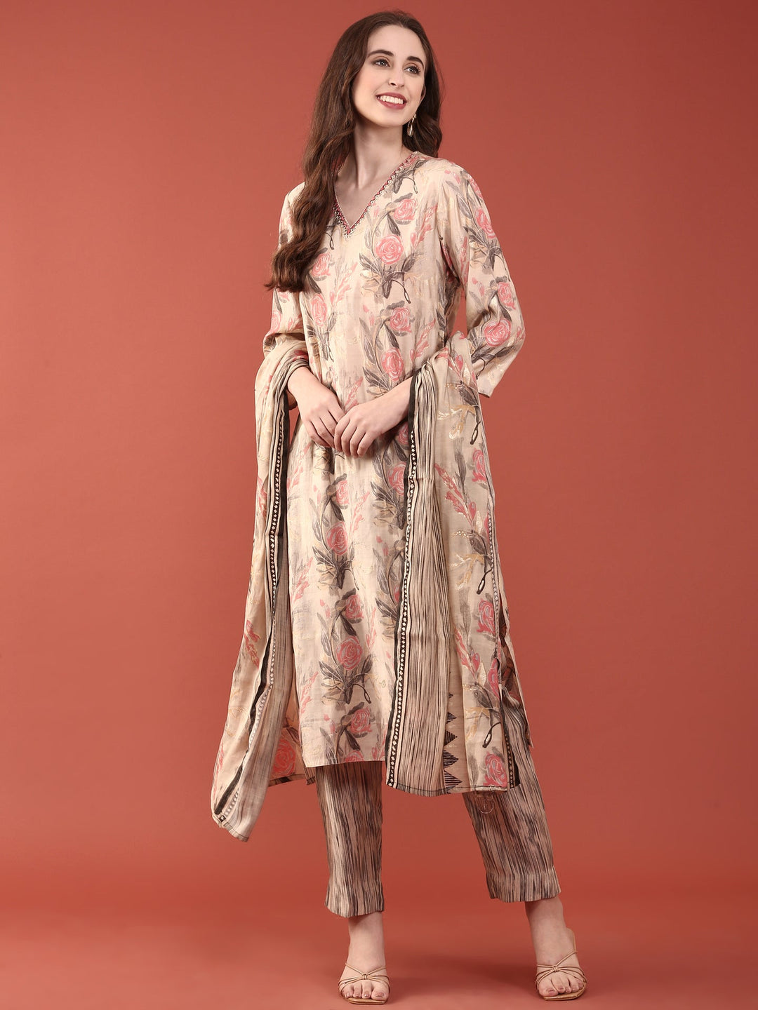 Neerus Beige modal digital printed suit set - detail view 2