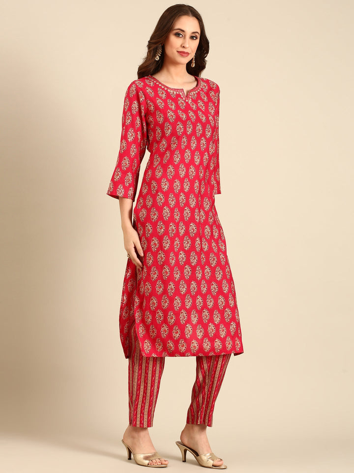 Red floral printed three piece suit set with embroidery