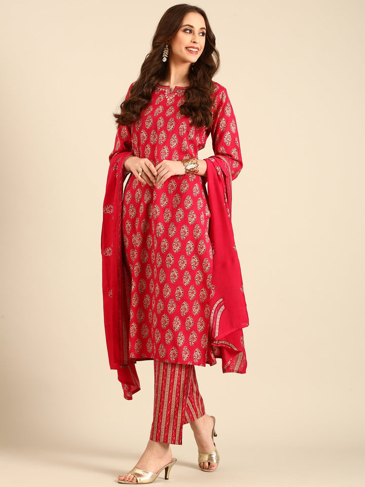 Red floral printed three piece suit set with embroidery