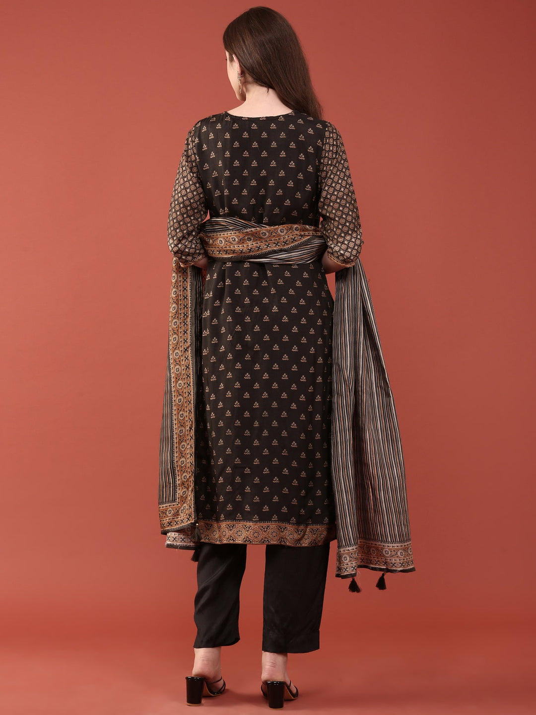 Neerus Black Silk Digital Printed Suit Set - side view