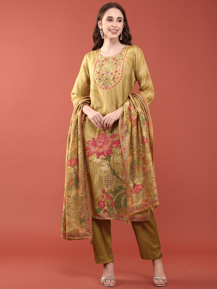Neerus Green silk digital printed suit set - front view