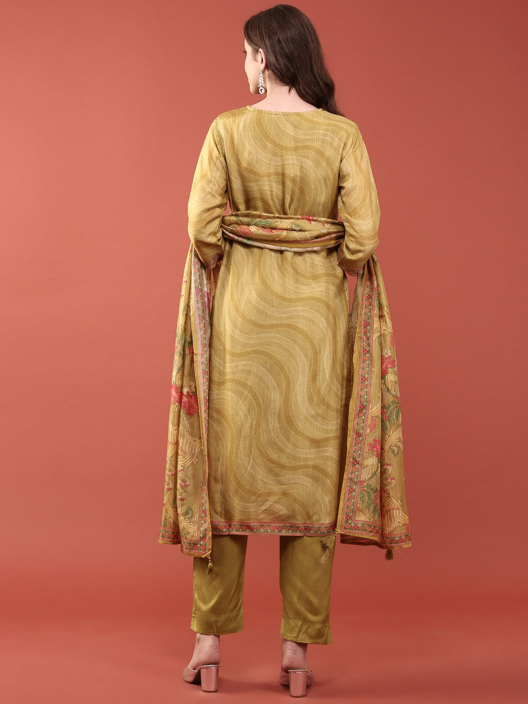 Neerus Green silk digital printed suit set - side view