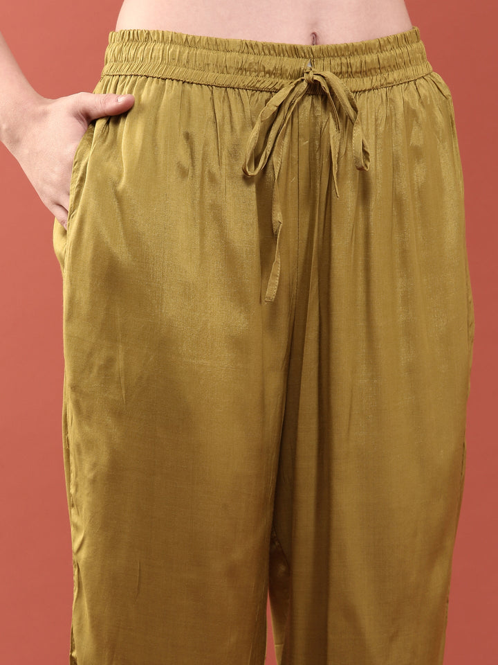 Neerus Green silk digital printed suit set - detail view 3
