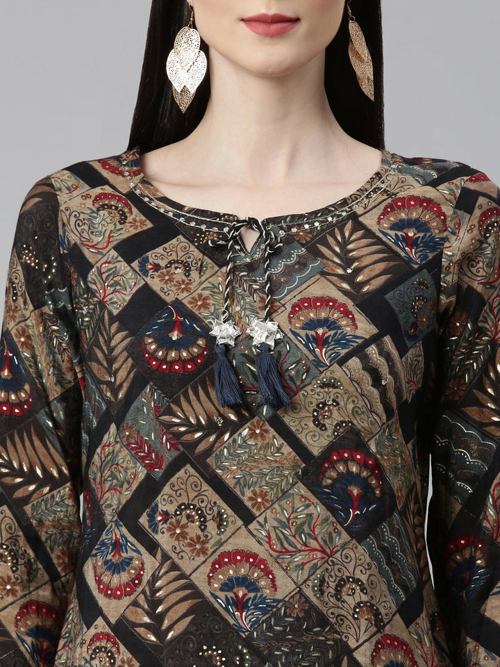 Neerus Black cotton printed kurta with keyhole neck - detail view 2