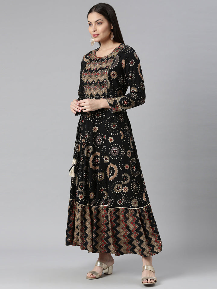 Neerus Black rayon printed floral kurti - back view