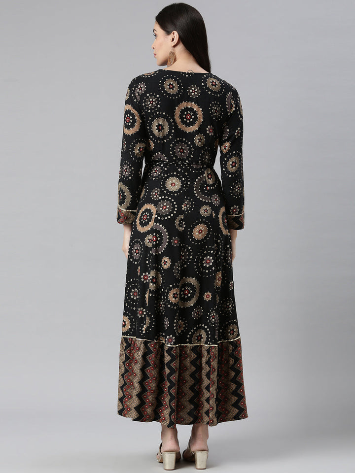Neerus Black rayon printed floral kurti - side view
