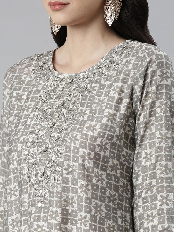 Neerus Grey printed kurta set with trousers - detail view 1