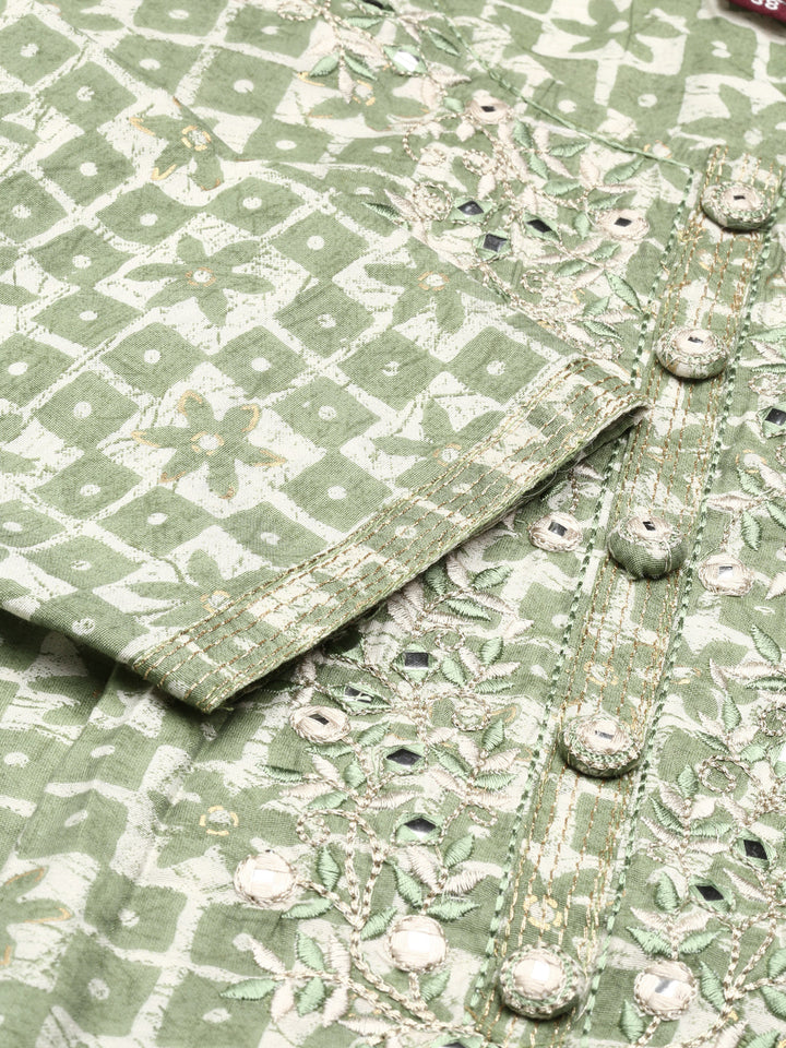 Neerus Green printed kurta set with trouser - detail view 2