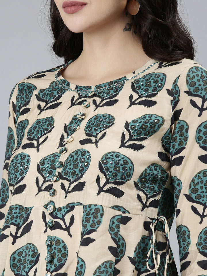 Neerus Green raw silk printed kurta set with sharara and dupatta - detail view 1