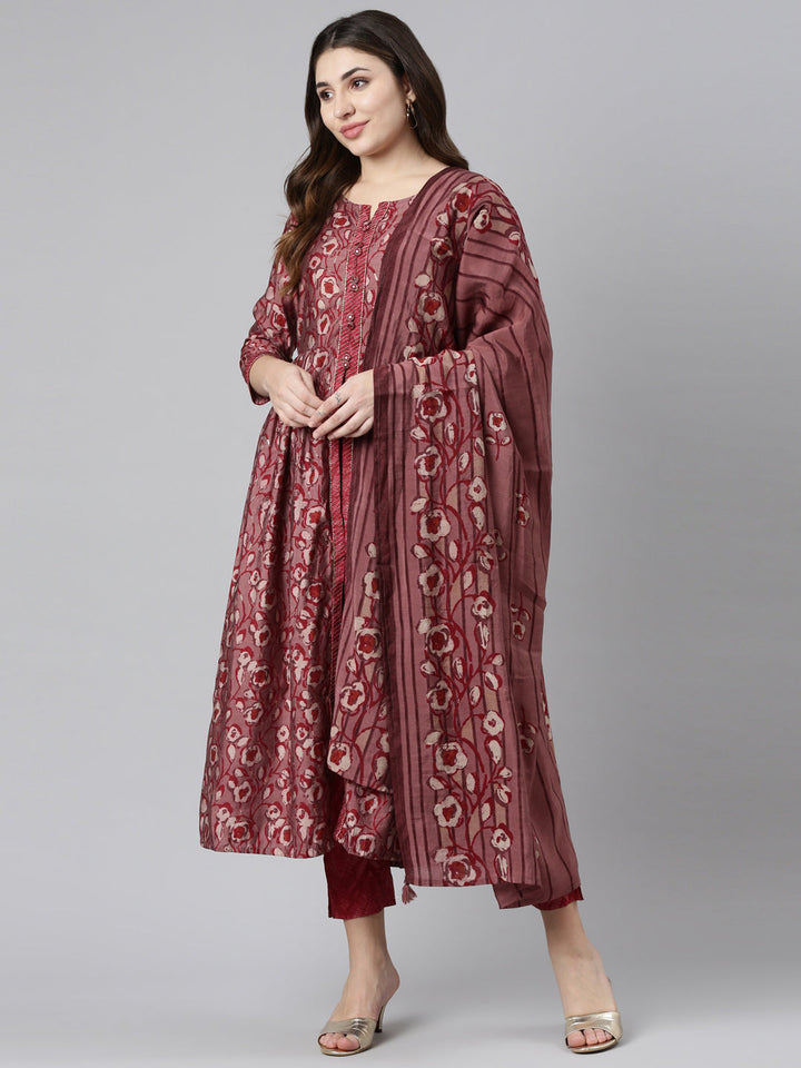 Neerus Maroon printed straight kurta set - detail view 2