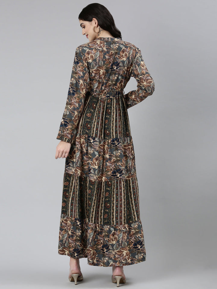 Neerus Green printed floral straight dress - side view
