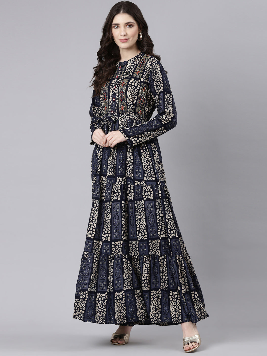 Neerus Blue printed maxi dress straight silhouette - detail view 2