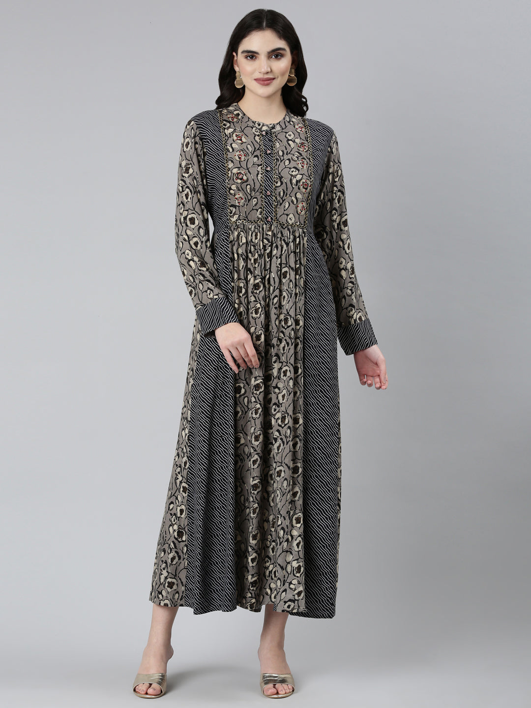 Neerus Grey printed floral straight dress - detail view 2