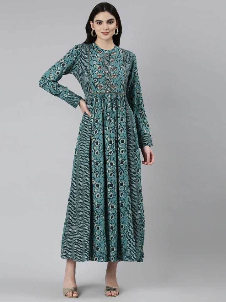 Neerus Green floral printed straight dress - detail view 2