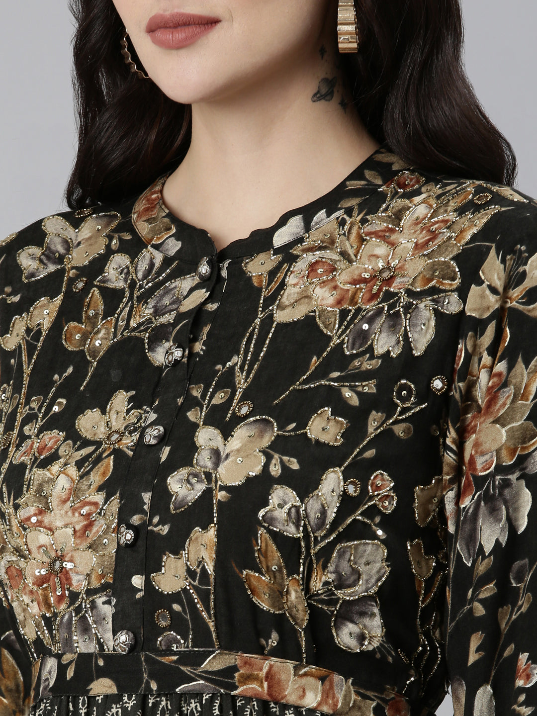 Neerus Black floral printed straight dress - detail view 1