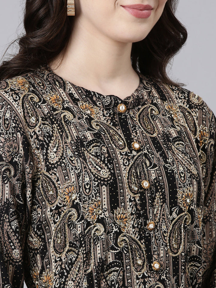 Neerus Black rayon printed maxi dress - detail view 1