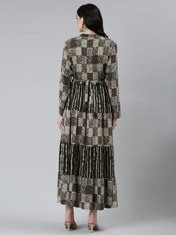 Neerus Green Printed Chevron Straight Dress - side view