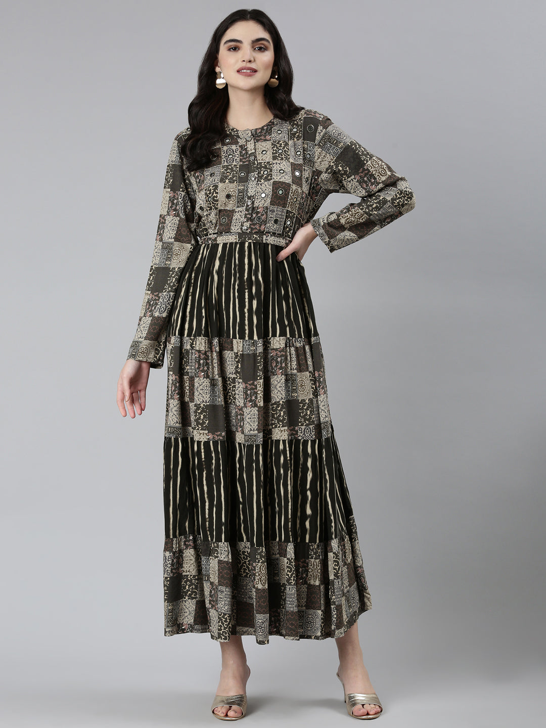 Neerus Green Printed Chevron Straight Dress - detail view 2