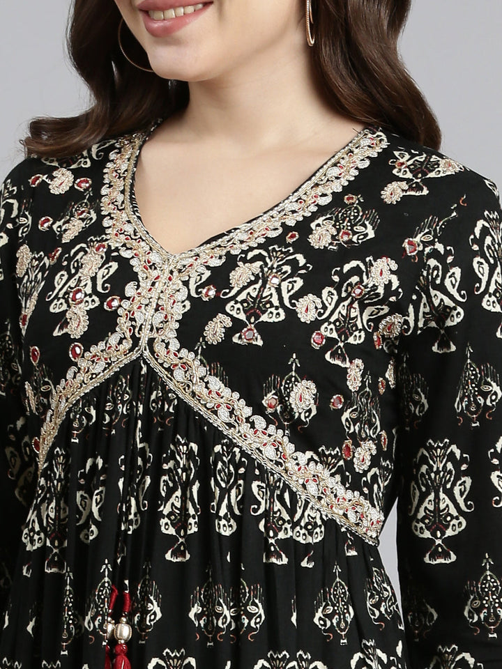 Neerus Black printed straight dress - detail view 1