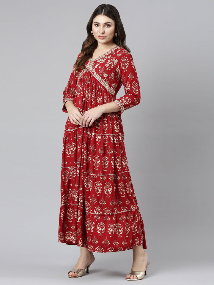 Neerus Maroon printed straight gown - detail view 2
