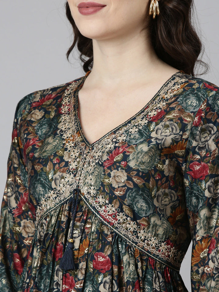 Neerus Green printed straight kurta set - detail view 1