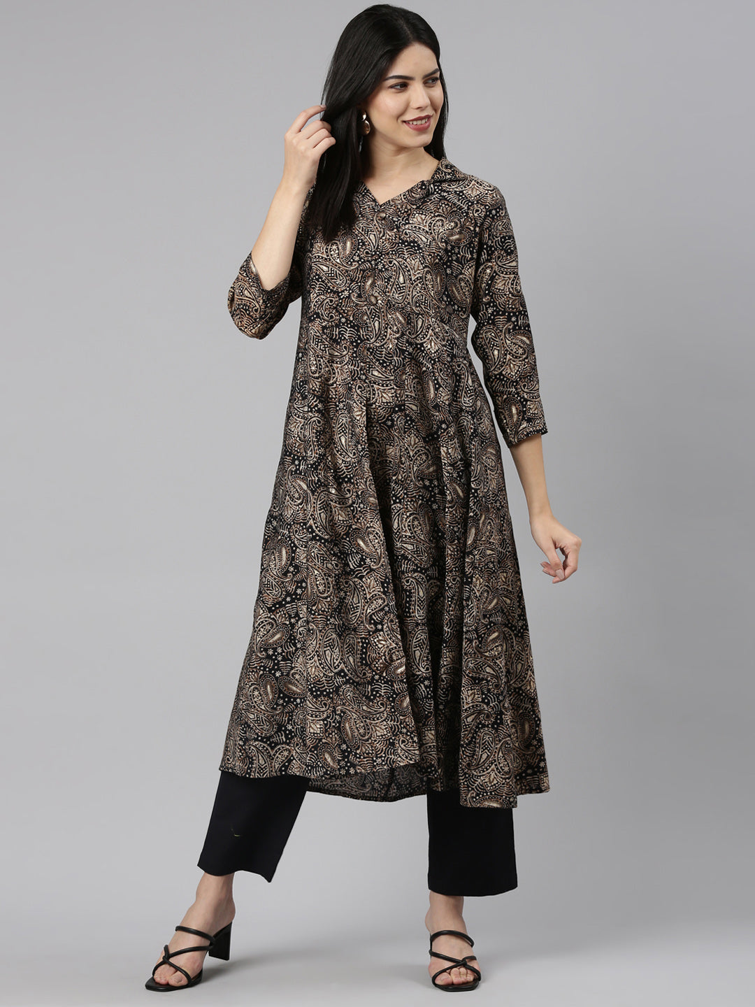 Neerus Black printed straight kurta set with trousers - detail view 2