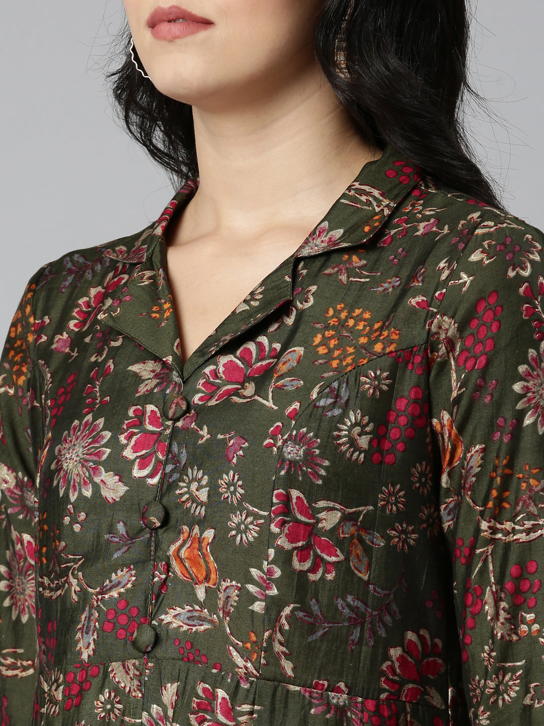 Neerus Green printed straight kurta set - detail view 1