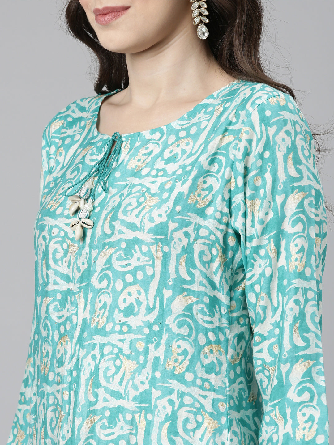 Neerus Green modal printed suit set - detail view 2