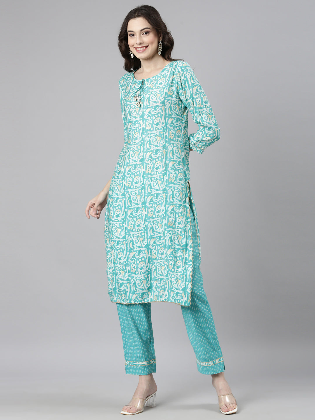 Neerus Green modal printed suit set - back view