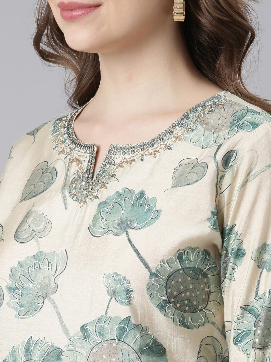 Neerus Green muslin printed floral suit set - detail view 2