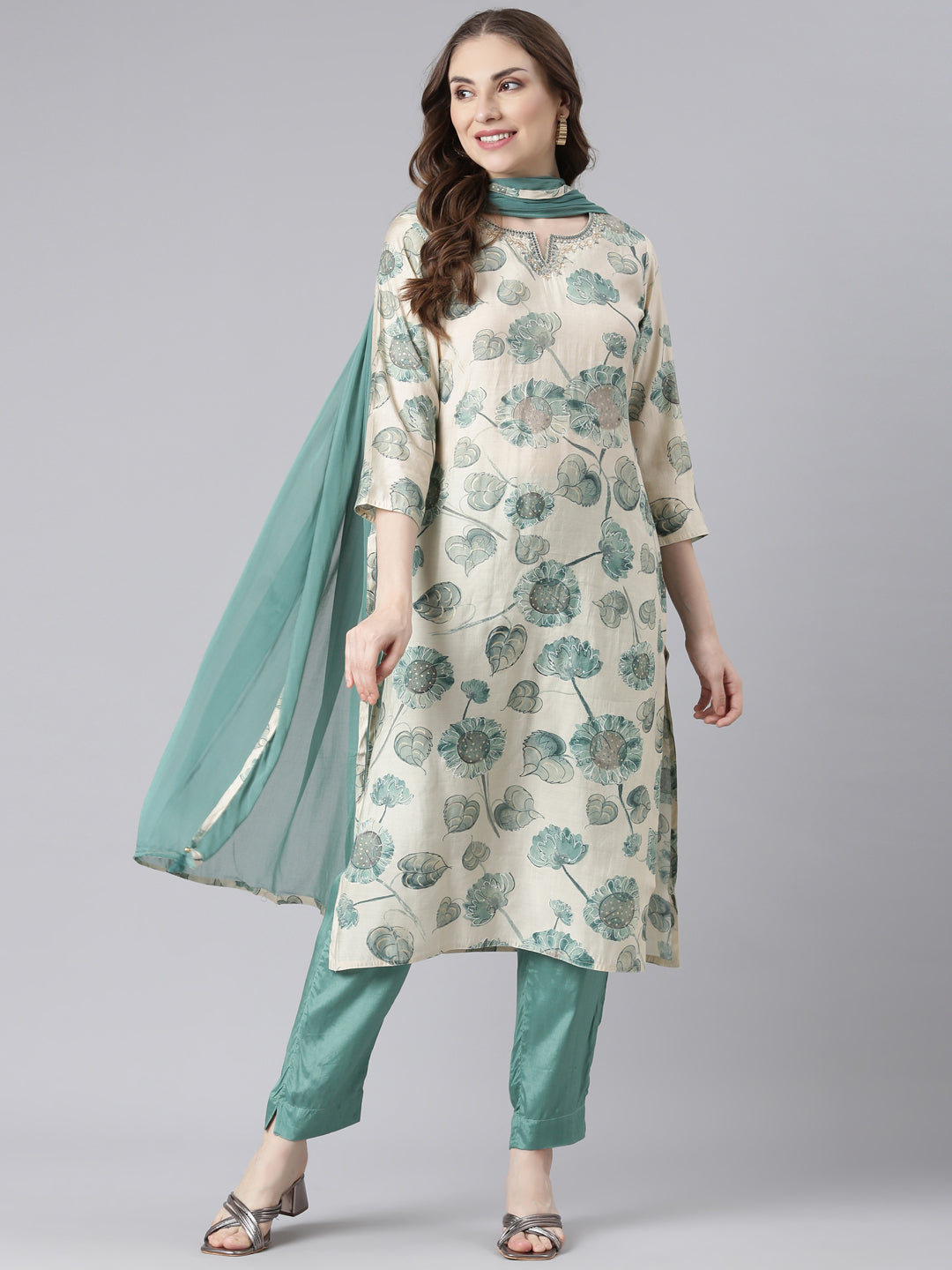 Neerus Green muslin printed floral suit set - detail view 3