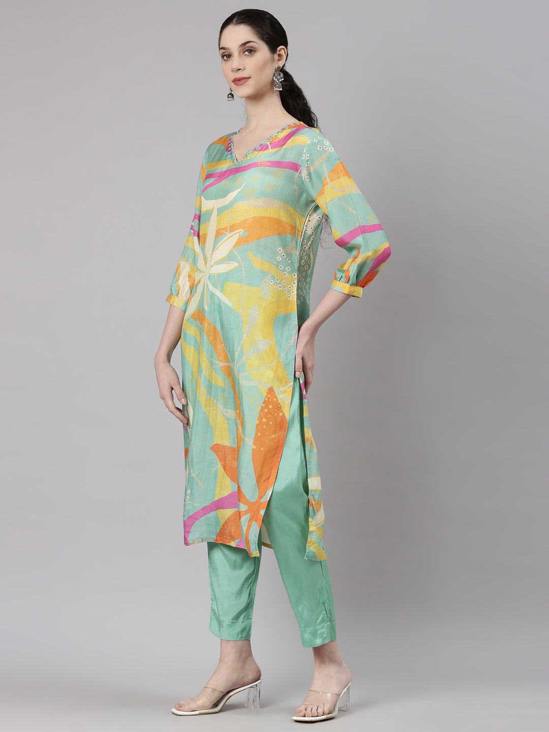 Neerus Blue muslin printed kurta set - back view