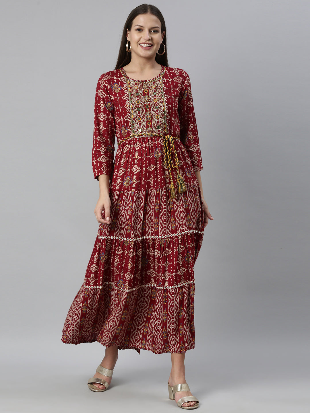 Neerus Maroon rayon straight kurta - detail view 5