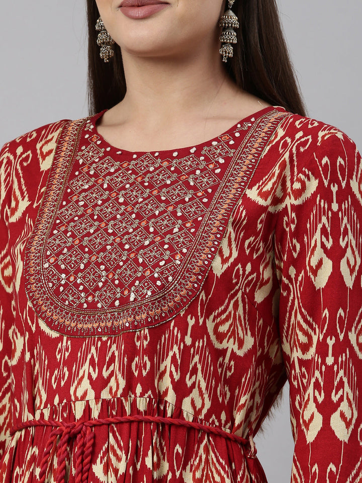 Neerus Maroon rayon solid kurti - detail view 5