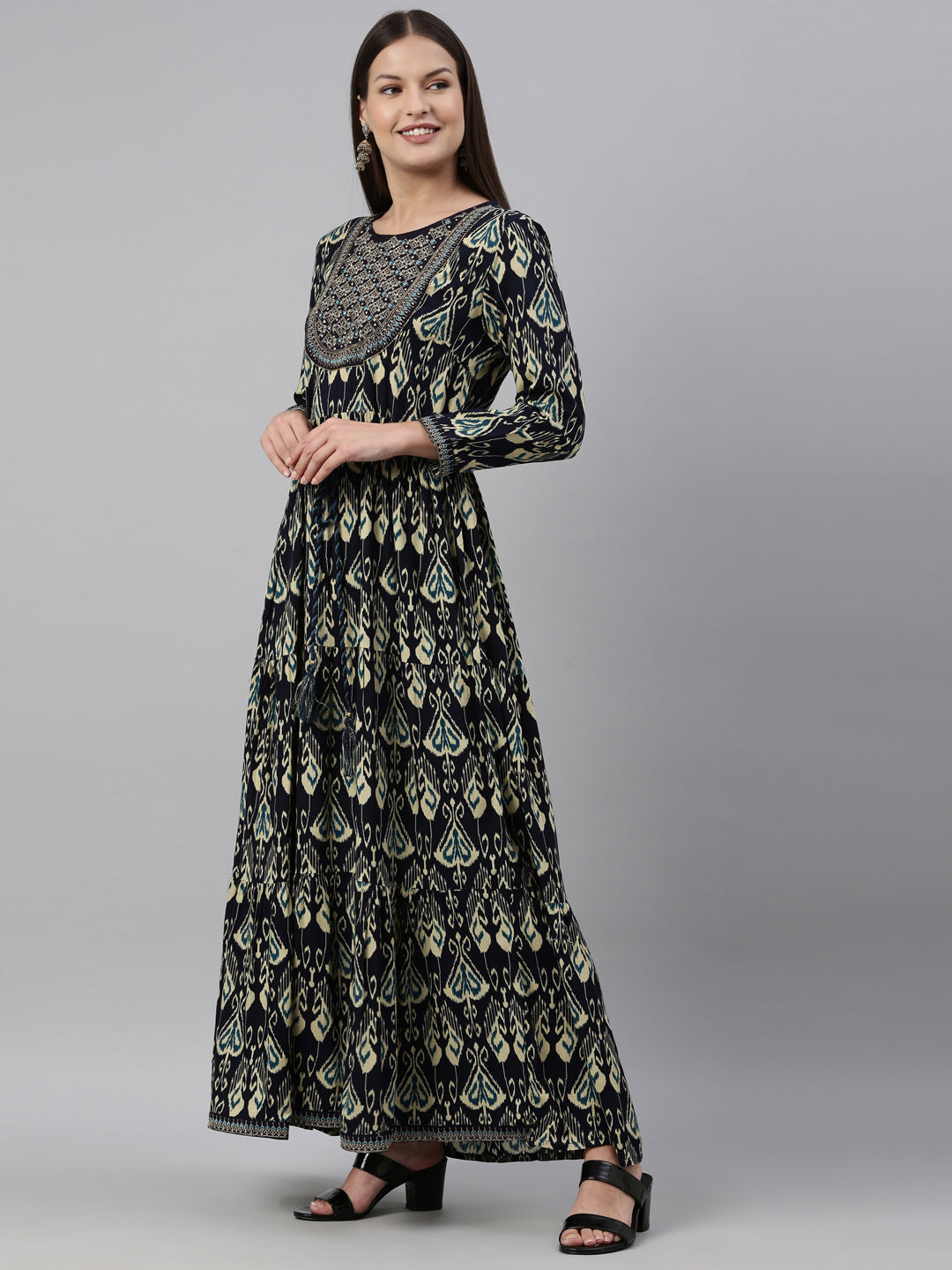 Neerus Blue rayon solid kurta - side view