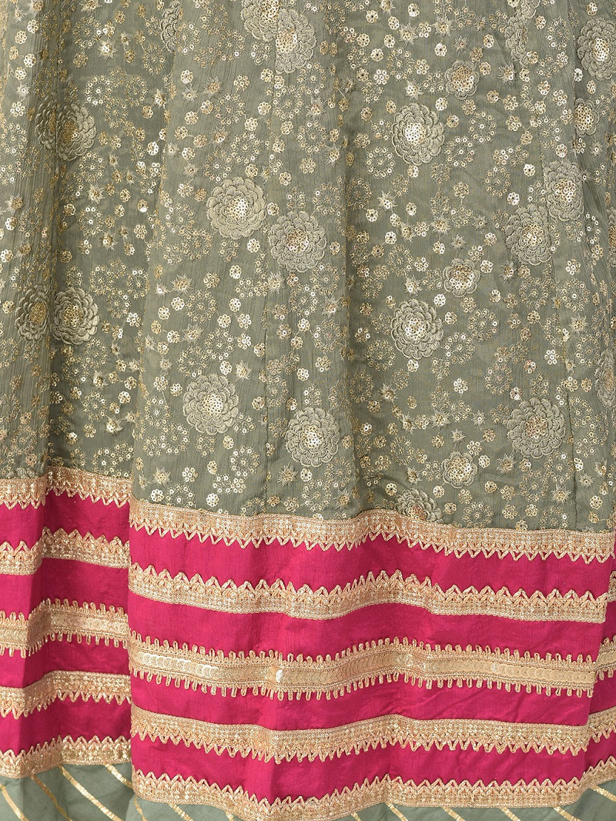 Neerus Green Georgette Maxi Gown - detail view 3