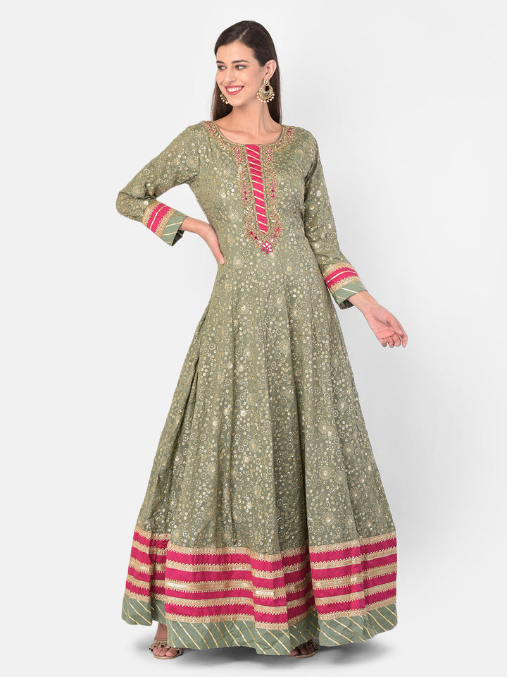 Neerus Green Georgette Maxi Gown - detail view 4