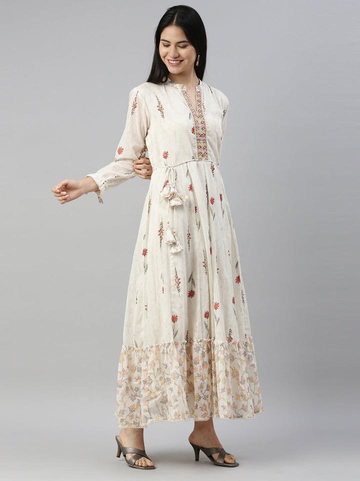 Neerus Orange printed A-Line kurta floral ethnic wear - side view