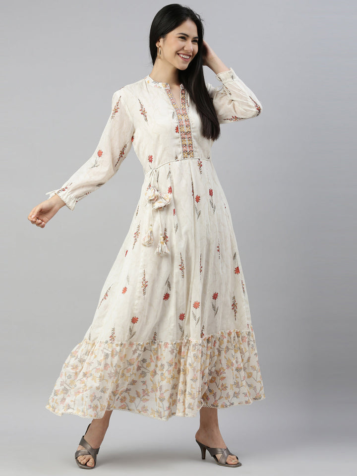 Neerus Orange printed A-Line kurta floral ethnic wear - detail view 3