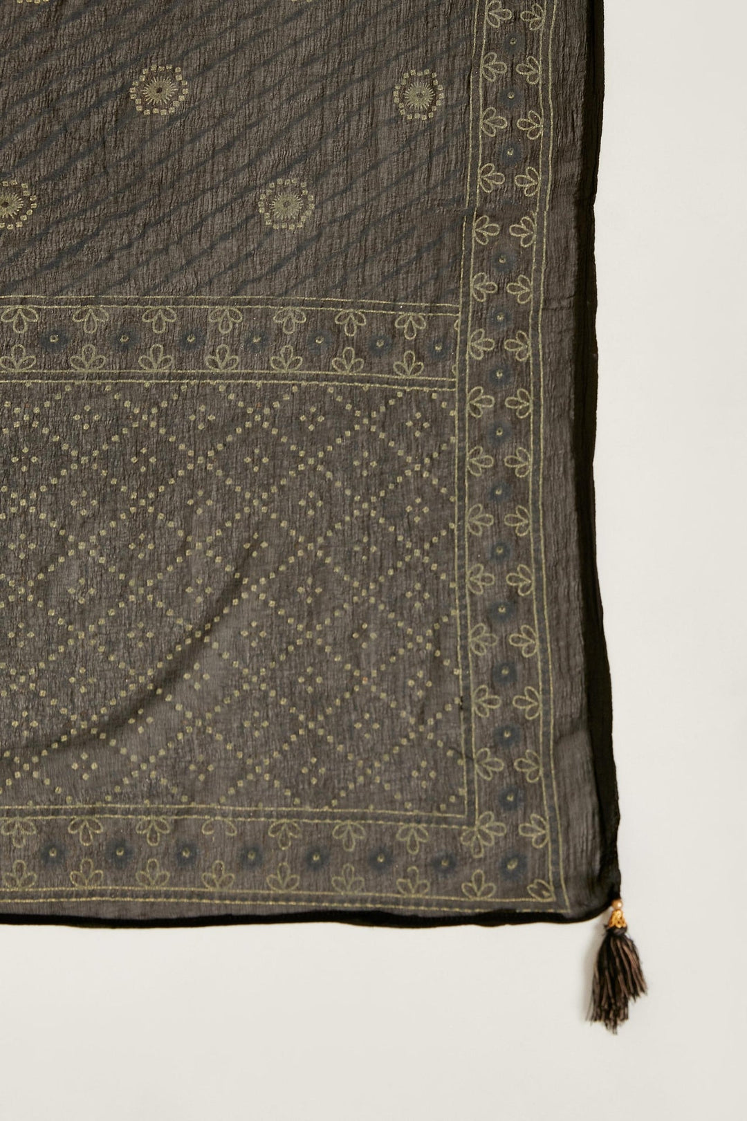 Neerus Black cotton solid kurta set - detail view 4