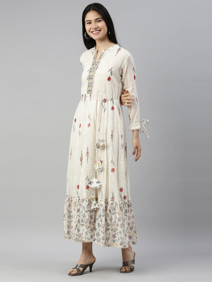 Neerus Maroon cotton solid kurti maxi silhouette - side view