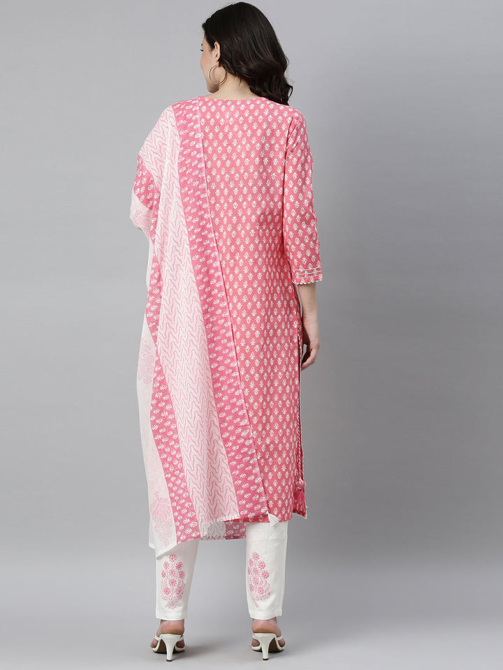 Neerus Pink rayon printed kurti - detail view 3