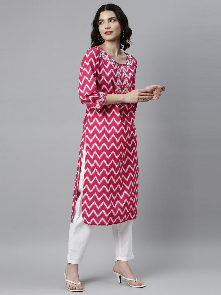 Neerus Pink cotton solid kurta - detail view 3