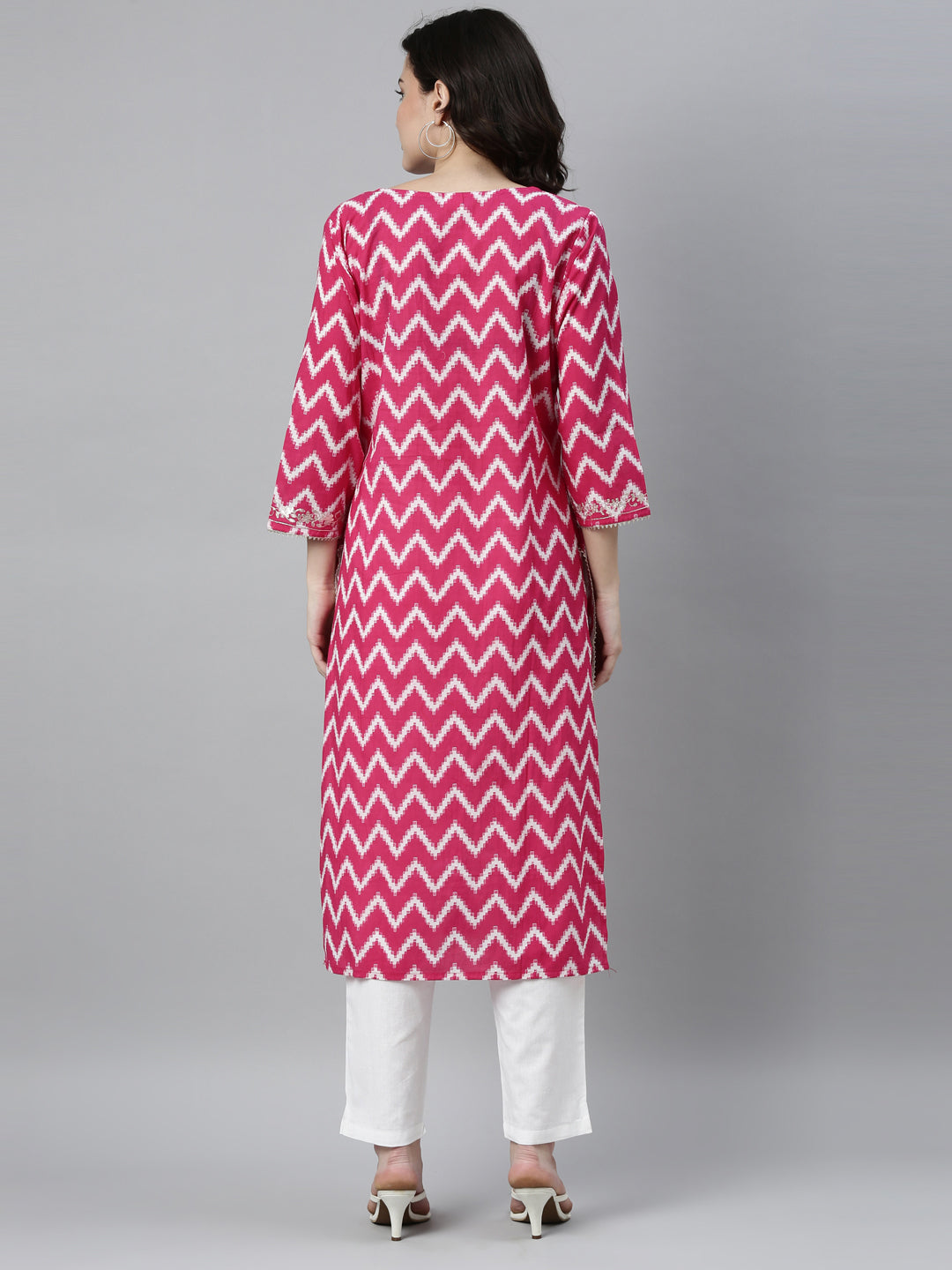 Neerus Pink cotton solid kurta - detail view 4
