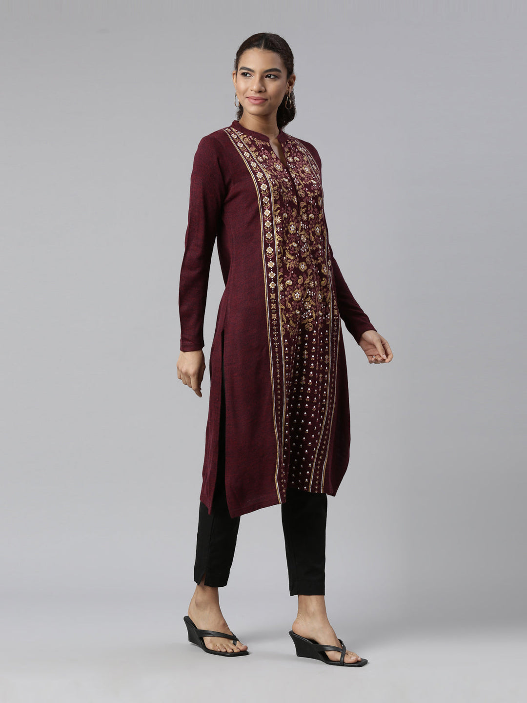 Neerus Pink acrylic thread embroidered kurti - detail view 2