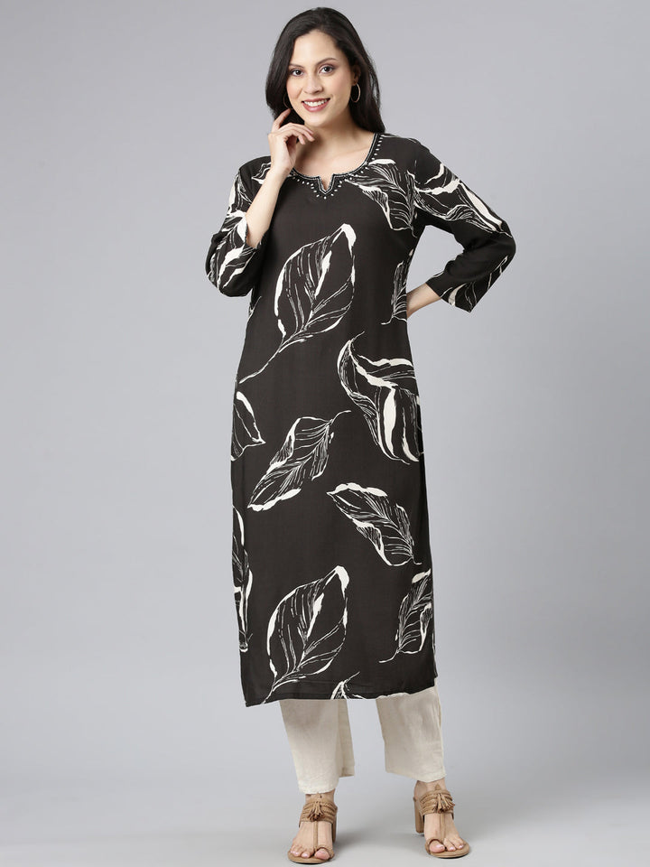 Neerus Black Casual Floral Straight Kurtas