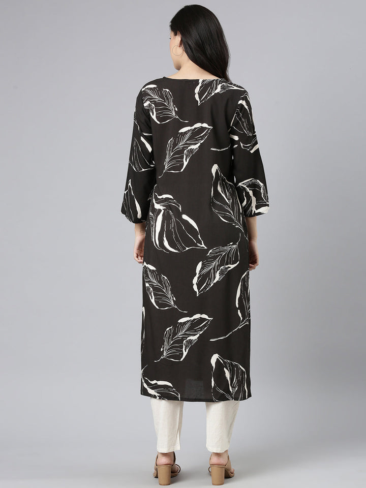 Neerus Black Casual Floral Straight Kurtas