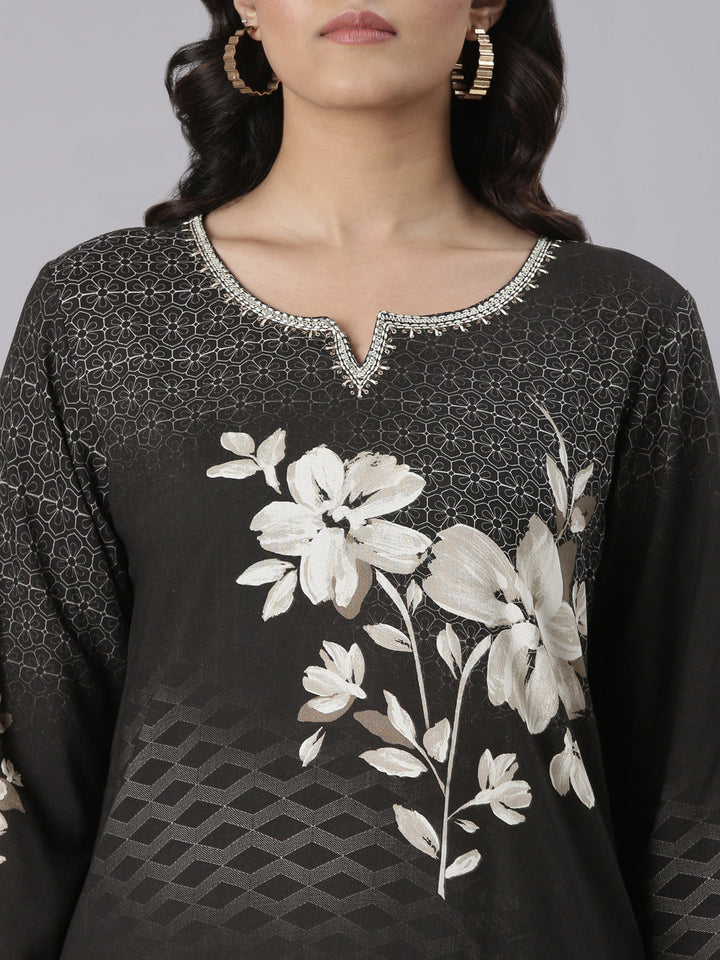 Neerus Black Casual Floral Straight Kurtas